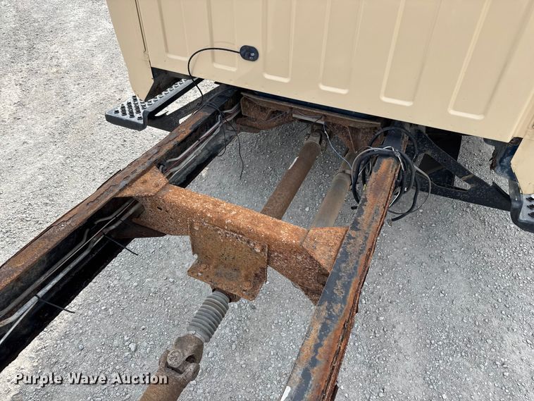 image for item EV1748 2004 Chevrolet C4500 Crew Cab truck cab and chassis