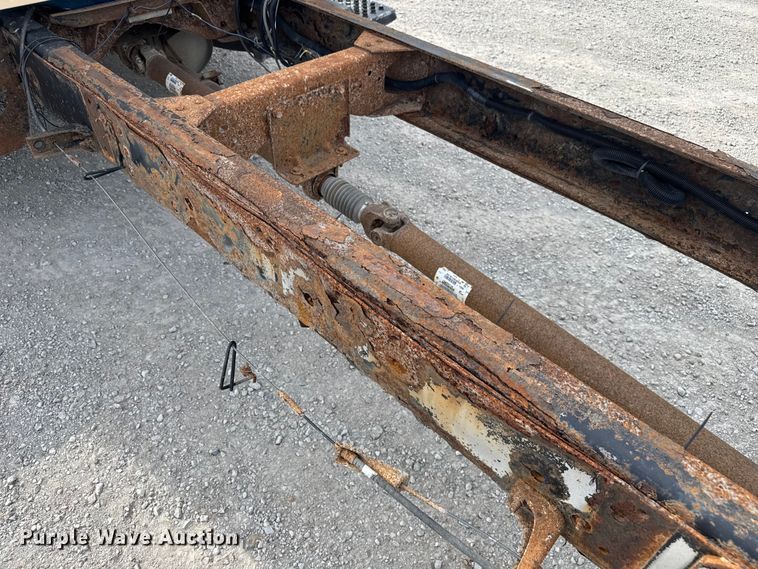 image for item EV1748 2004 Chevrolet C4500 Crew Cab truck cab and chassis