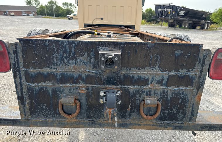 image for item EV1748 2004 Chevrolet C4500 Crew Cab truck cab and chassis