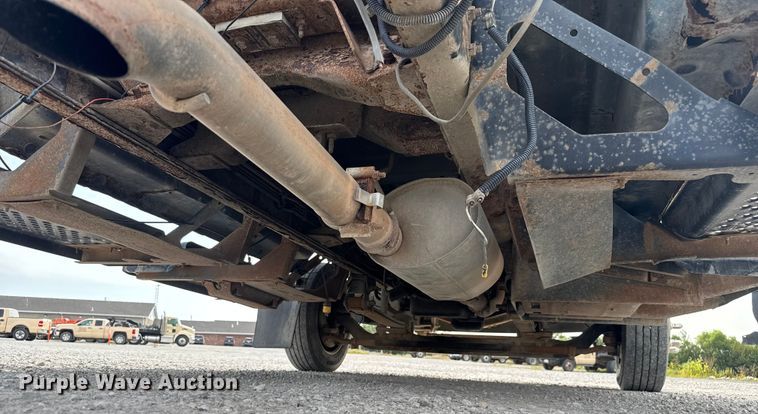 image for item EV1748 2004 Chevrolet C4500 Crew Cab truck cab and chassis