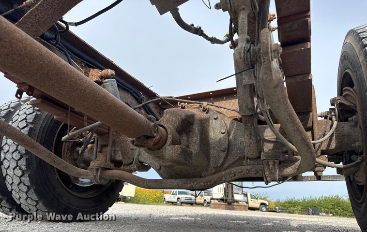 image for item EV1748 2004 Chevrolet C4500 Crew Cab truck cab and chassis