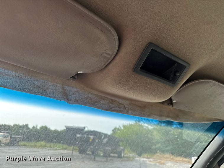 image for item EV1748 2004 Chevrolet C4500 Crew Cab truck cab and chassis