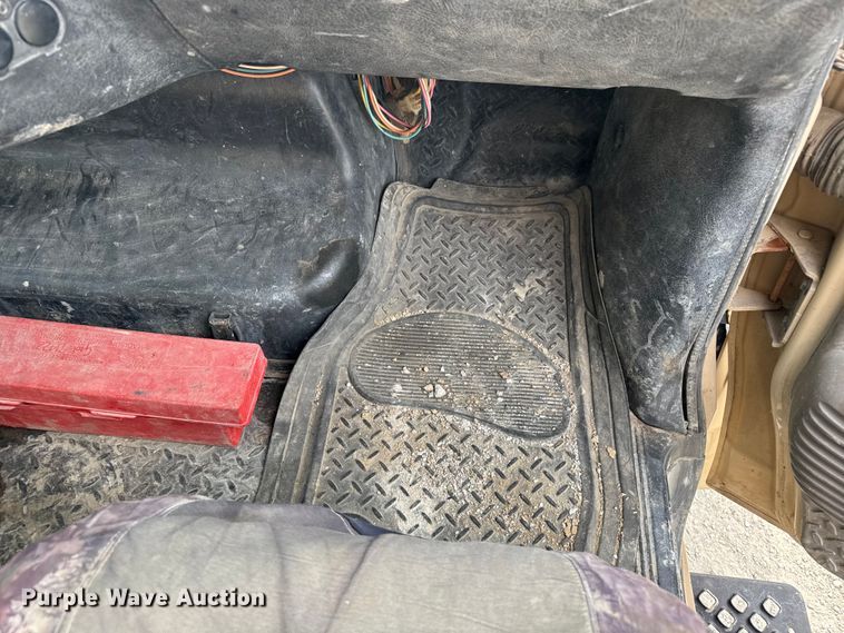 image for item EV1748 2004 Chevrolet C4500 Crew Cab truck cab and chassis