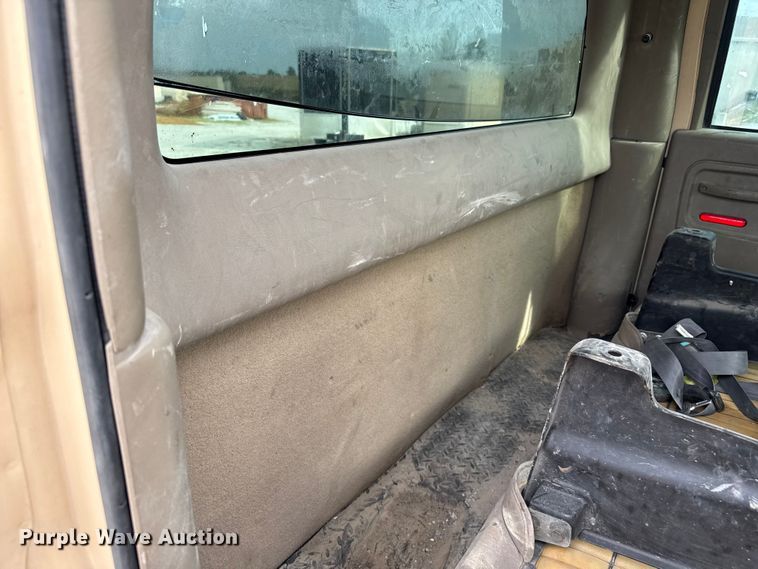 image for item EV1748 2004 Chevrolet C4500 Crew Cab truck cab and chassis