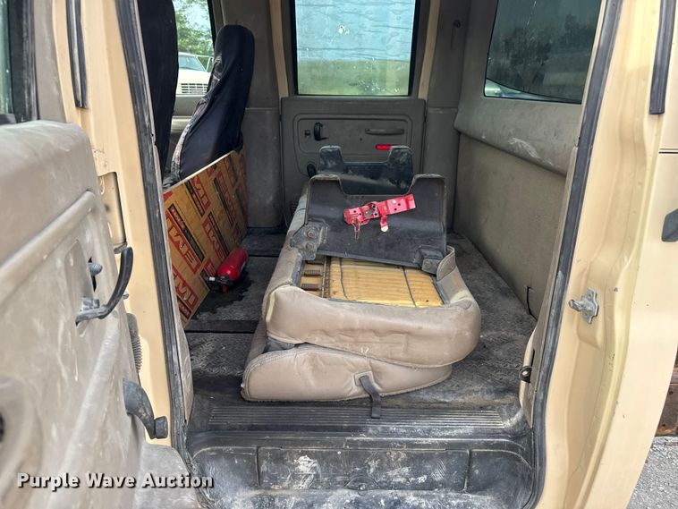 image for item EV1748 2004 Chevrolet C4500 Crew Cab truck cab and chassis