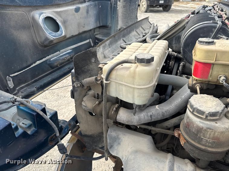 image for item EV1748 2004 Chevrolet C4500 Crew Cab truck cab and chassis