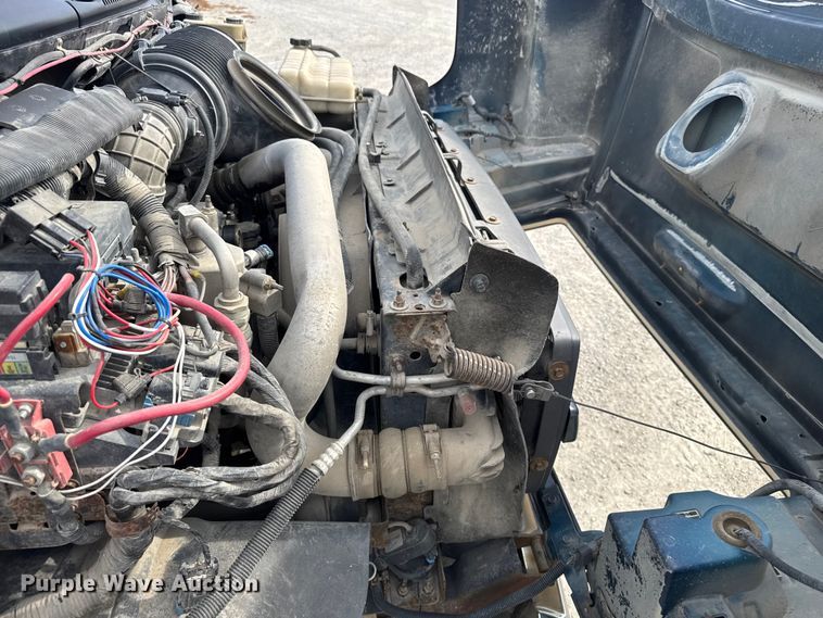 image for item EV1748 2004 Chevrolet C4500 Crew Cab truck cab and chassis