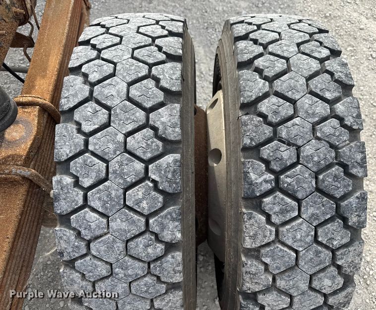 image for item EV1748 2004 Chevrolet C4500 Crew Cab truck cab and chassis