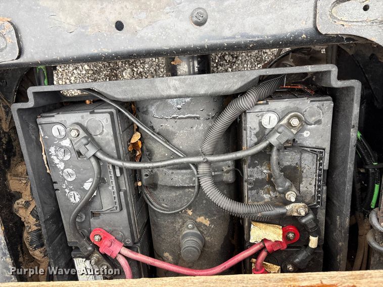 image for item EV2523 2005 Freightliner Columbia semi truck