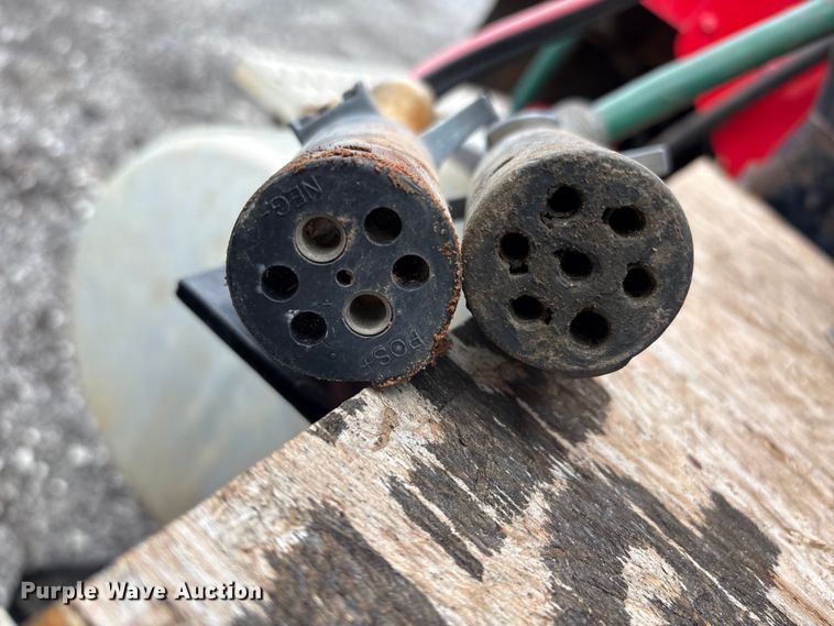 image for item EV2523 2005 Freightliner Columbia semi truck