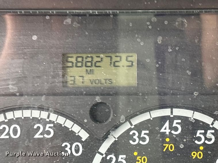 image for item EV2523 2005 Freightliner Columbia semi truck