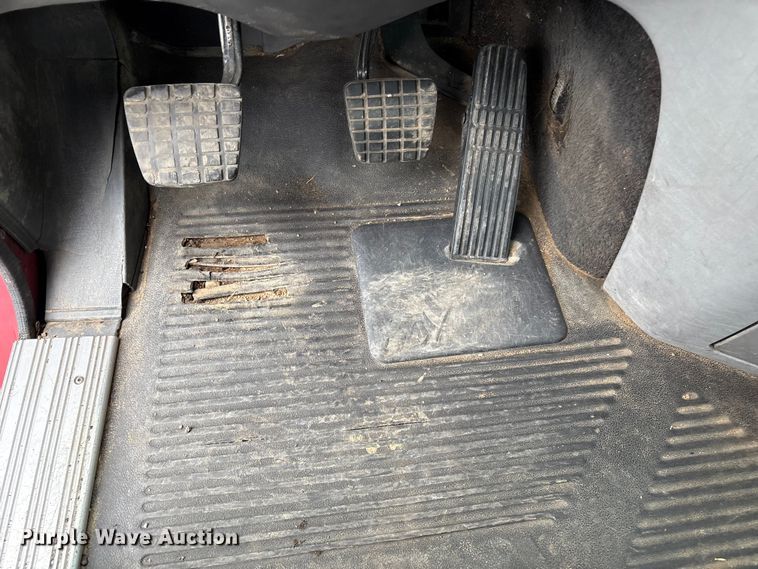 image for item EV2523 2005 Freightliner Columbia semi truck