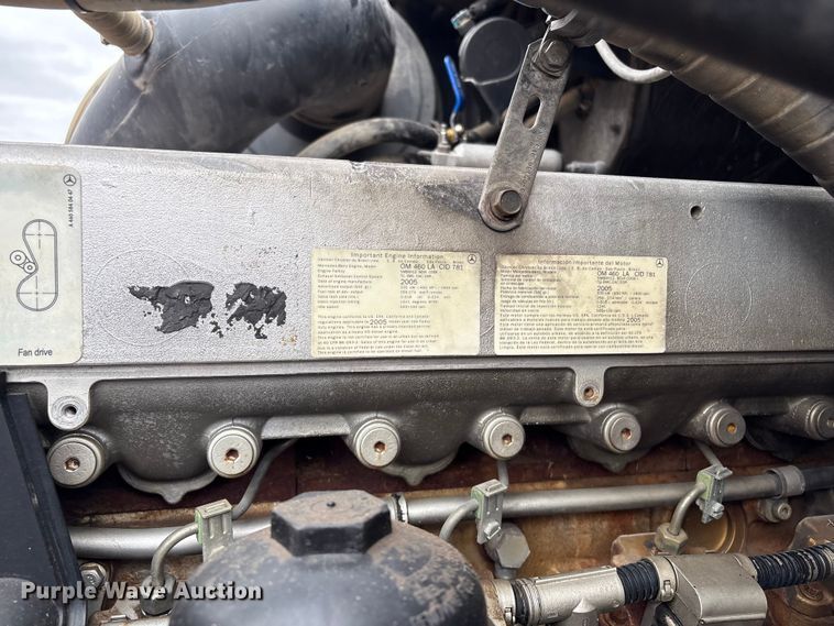 image for item EV2523 2005 Freightliner Columbia semi truck