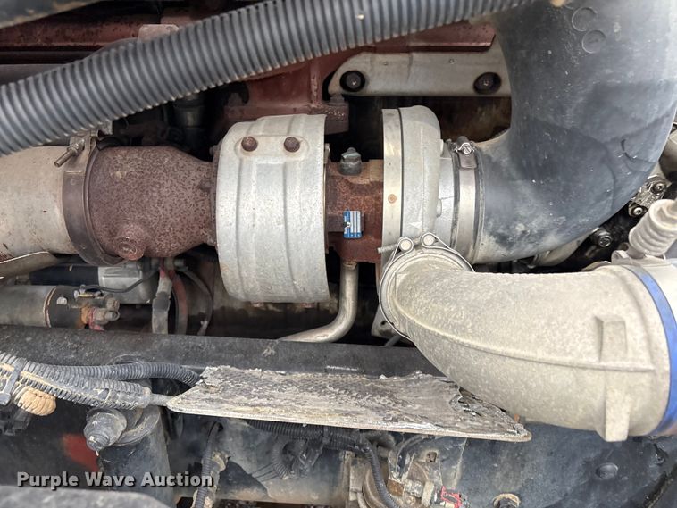 image for item EV2523 2005 Freightliner Columbia semi truck