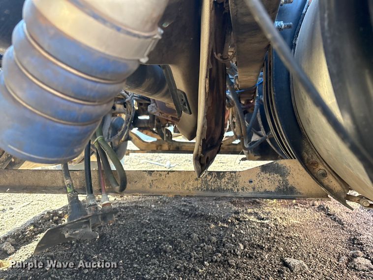 image for item EV2541 2006 Mack CXN613 semi truck