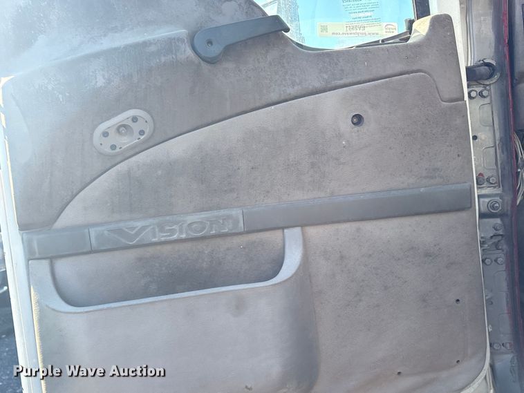 image for item EV2541 2006 Mack CXN613 semi truck