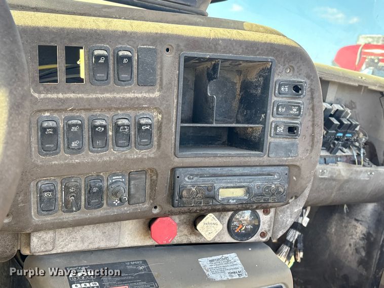 image for item EV2541 2006 Mack CXN613 semi truck