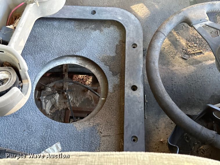 image for item EV2541 2006 Mack CXN613 semi truck