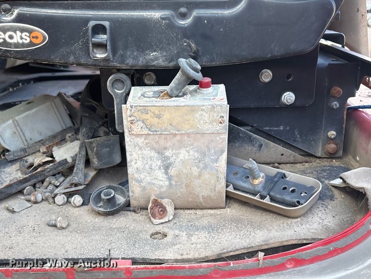 image for item EV2541 2006 Mack CXN613 semi truck