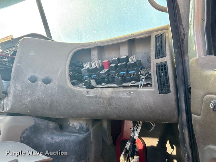 image for item EV2541 2006 Mack CXN613 semi truck