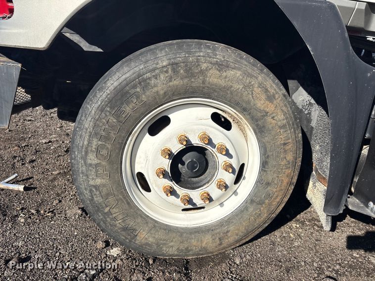 image for item EV2541 2006 Mack CXN613 semi truck