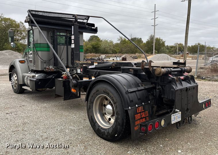 image for item EV3226 2008 Kenworth T300 hook lift truck