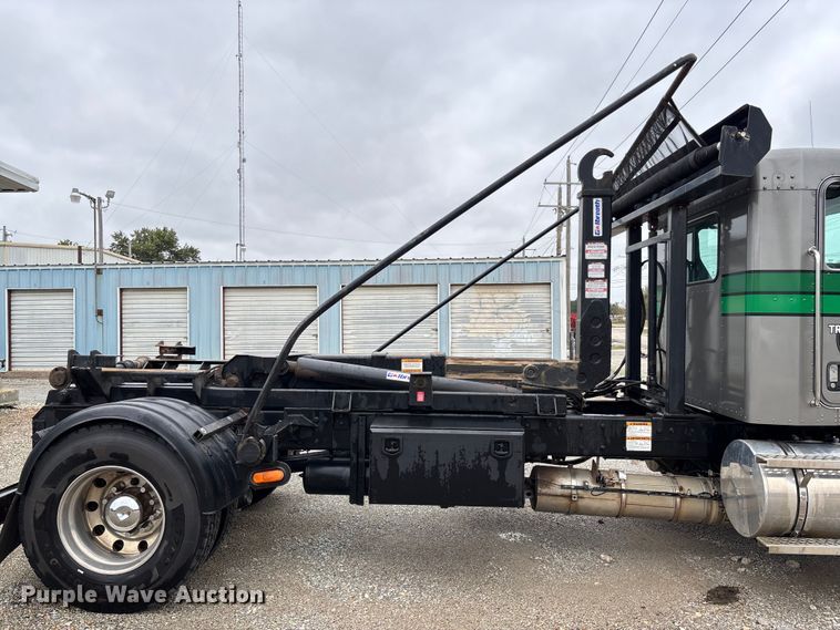 image for item EV3226 2008 Kenworth T300 hook lift truck