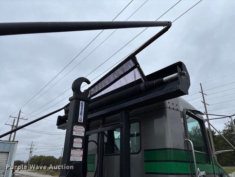 image for item EV3226 2008 Kenworth T300 hook lift truck