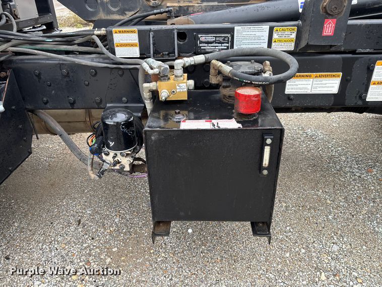 image for item EV3226 2008 Kenworth T300 hook lift truck