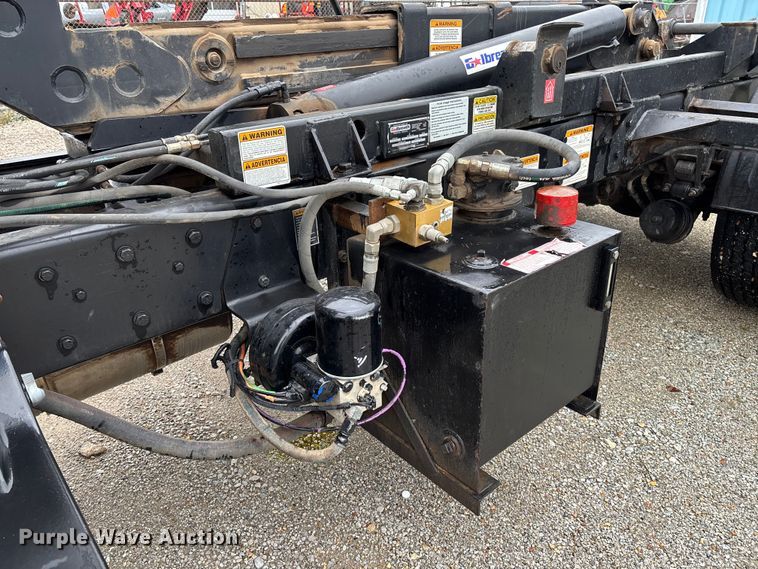 image for item EV3226 2008 Kenworth T300 hook lift truck