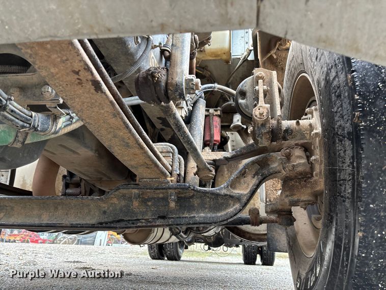 image for item EV3226 2008 Kenworth T300 hook lift truck