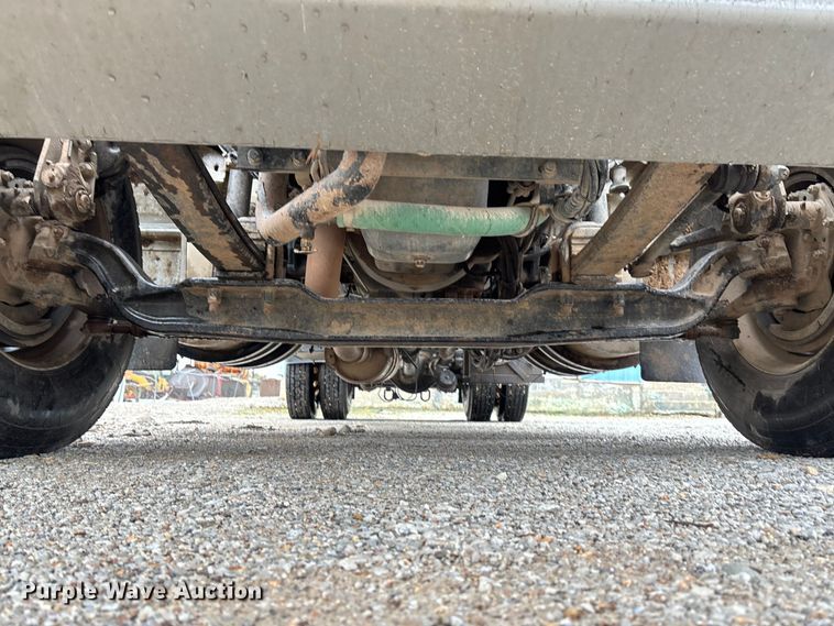 image for item EV3226 2008 Kenworth T300 hook lift truck