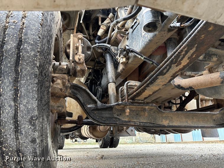 image for item EV3226 2008 Kenworth T300 hook lift truck