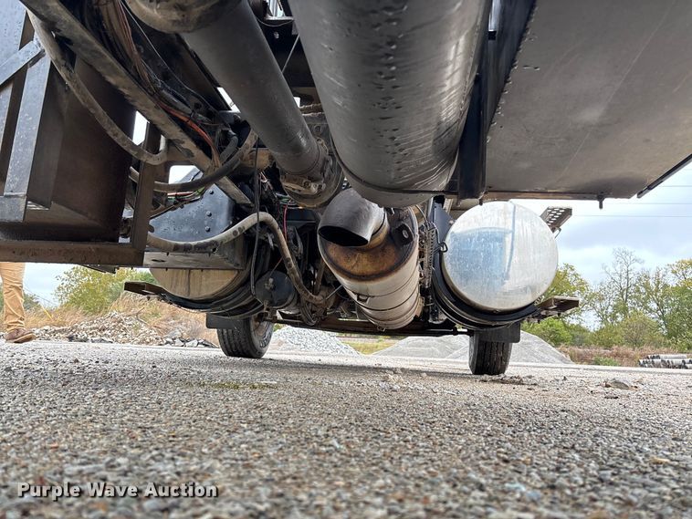 image for item EV3226 2008 Kenworth T300 hook lift truck