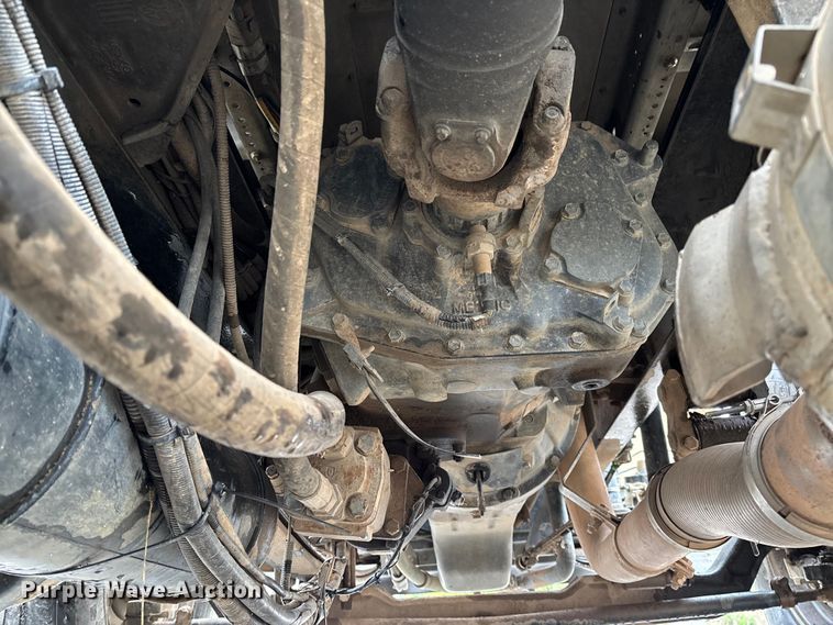 image for item EV3226 2008 Kenworth T300 hook lift truck