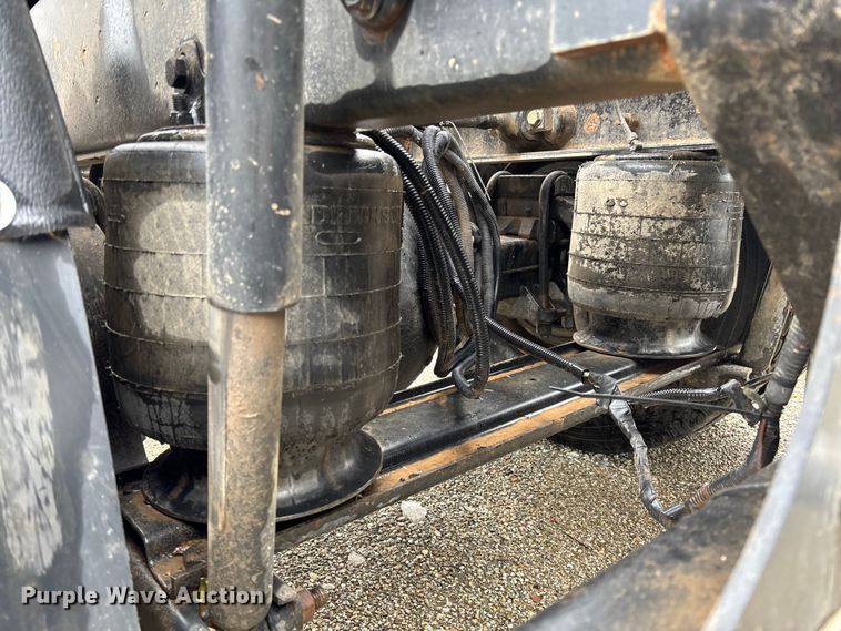 image for item EV3226 2008 Kenworth T300 hook lift truck