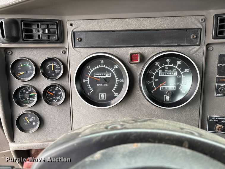 image for item EV3226 2008 Kenworth T300 hook lift truck