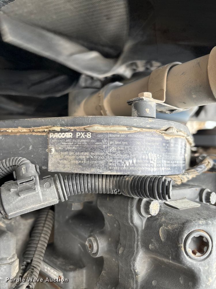 image for item EV3226 2008 Kenworth T300 hook lift truck