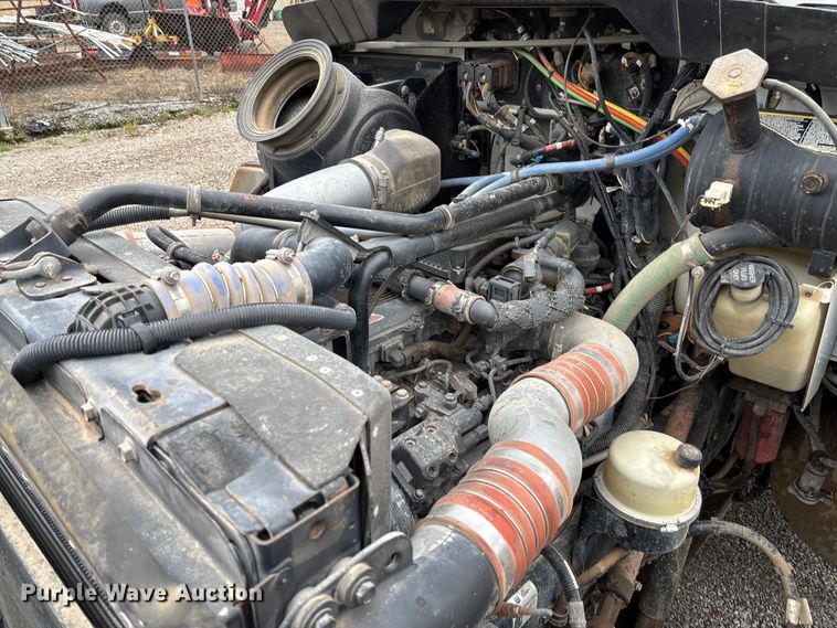 image for item EV3226 2008 Kenworth T300 hook lift truck