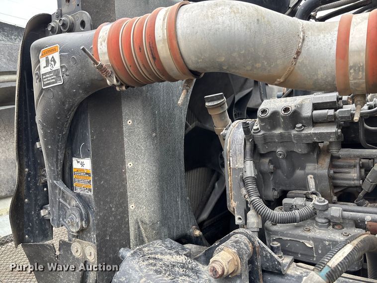 image for item EV3226 2008 Kenworth T300 hook lift truck