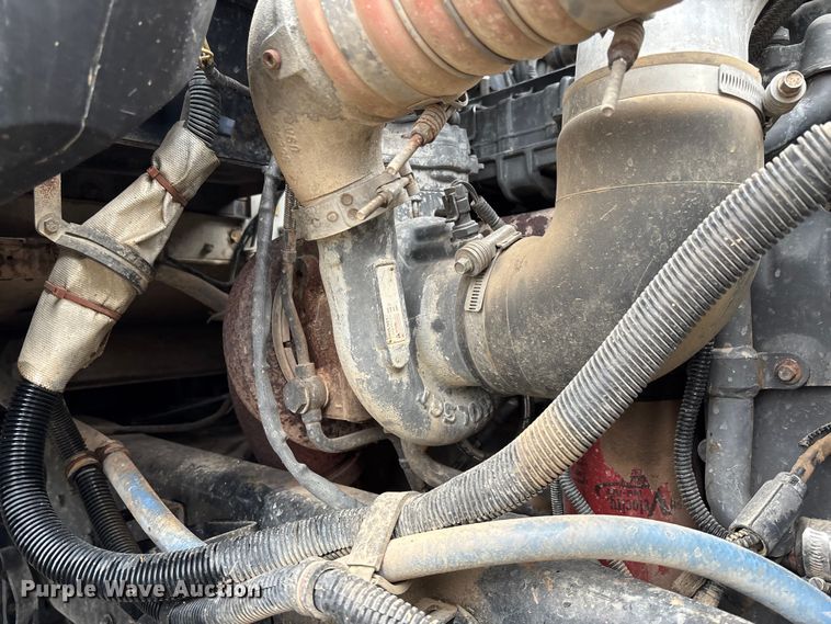 image for item EV3226 2008 Kenworth T300 hook lift truck