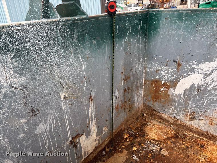 image for item EV3227 Roll-off dumpster