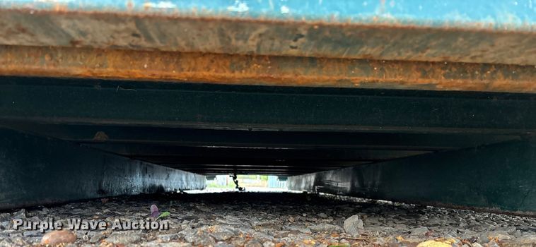 image for item EV3227 Roll-off dumpster