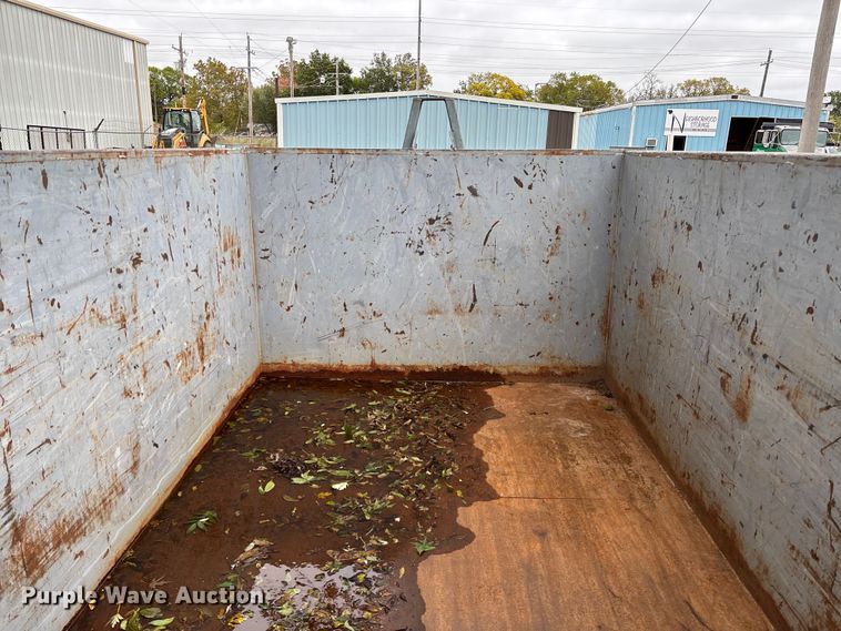 image for item EV3228 Roll-off dumpster