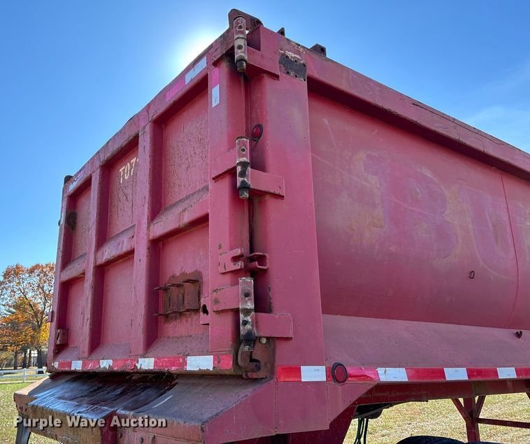 image for item EV3266 1990 Hilbilt 22-24 5/16 FLMN end dump trailer