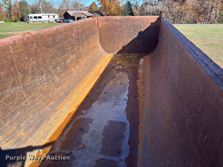 image for item EV3266 1990 Hilbilt 22-24 5/16 FLMN end dump trailer