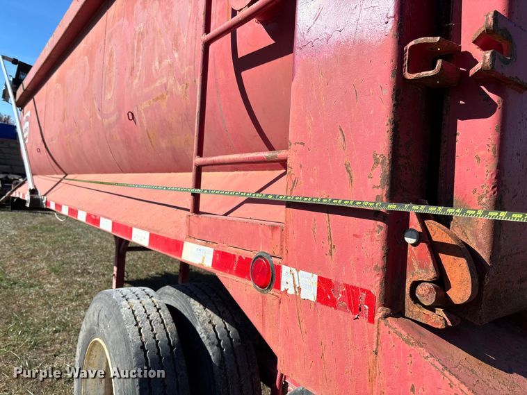 image for item EV3266 1990 Hilbilt 22-24 5/16 FLMN end dump trailer
