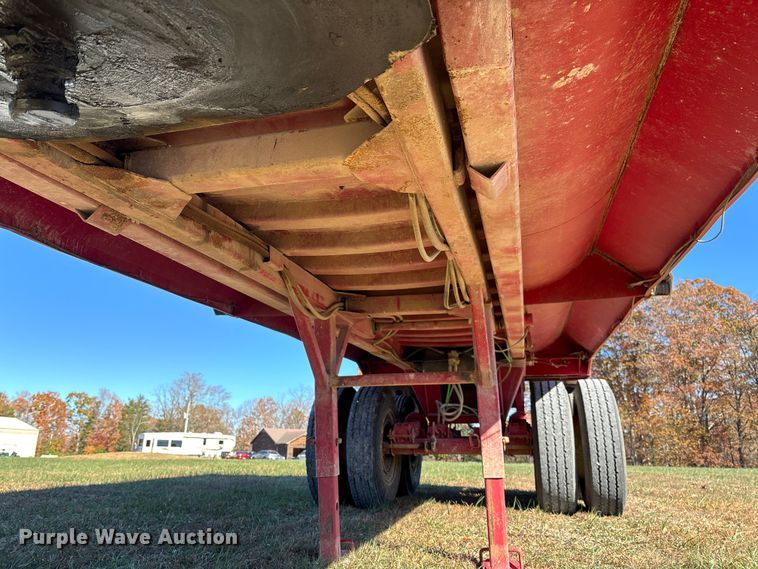 image for item EV3266 1990 Hilbilt 22-24 5/16 FLMN end dump trailer