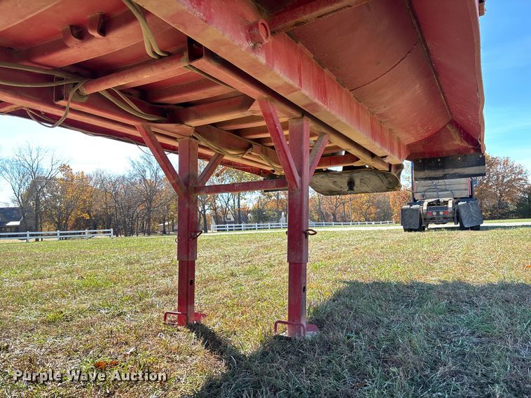 image for item EV3266 1990 Hilbilt 22-24 5/16 FLMN end dump trailer