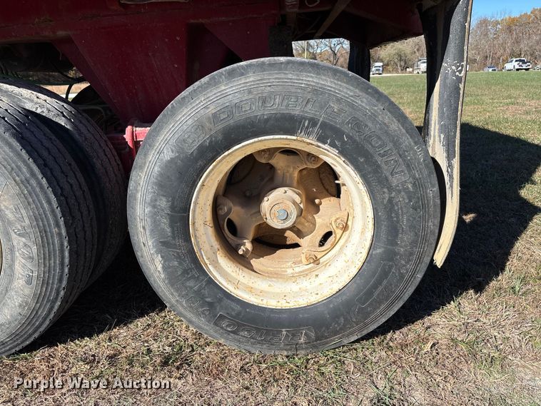 image for item EV3266 1990 Hilbilt 22-24 5/16 FLMN end dump trailer